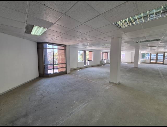 338M² OFFICE TO LET IN WOODMEAD